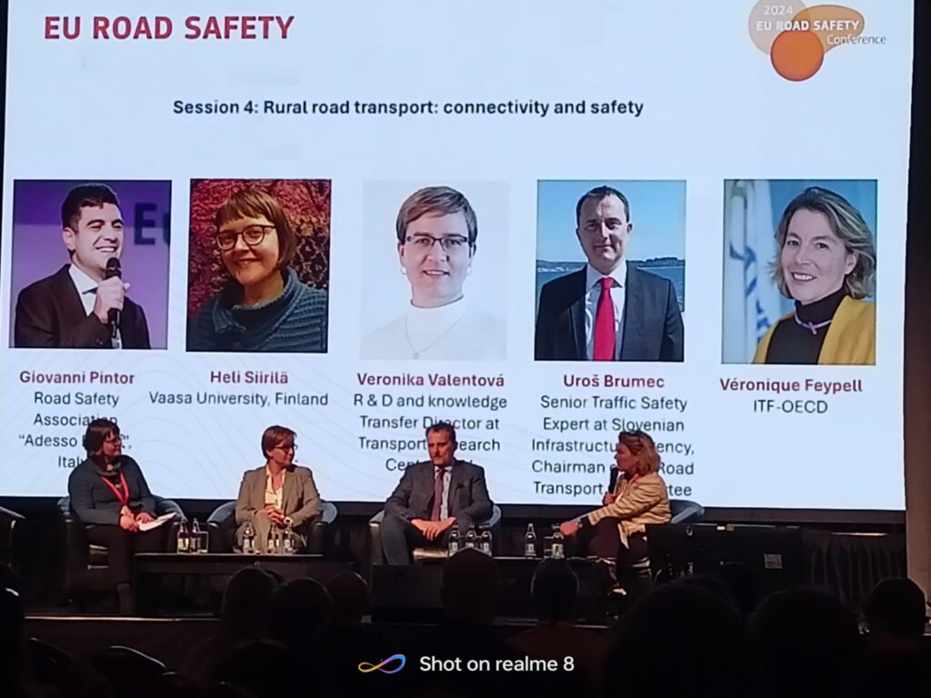 Účast v panelové diskusi